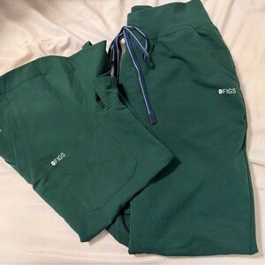 Figs Racing Green Scrub Set